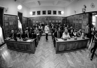 Υποκλοπές: Στη σκιά του απόρρητου η εξεταστική επιτροπή – «Πόλεμος» κυβέρνησης και αντιπολίτευσης