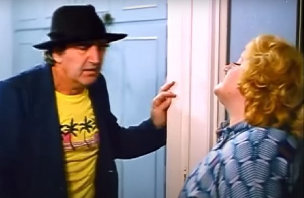 «Χέλι! Όλο γλιστράς…»: Με την θρυλική ατάκα αποχαιρέτησε ο Κωνσταντίνου την Αρβανίτη [Βίντεο]