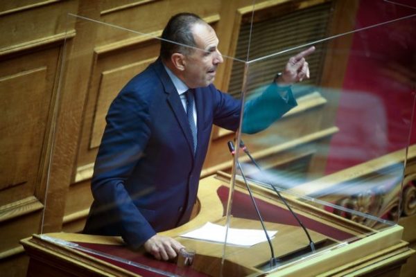 Υποκλοπές: Με τις ψήφους της ΝΔ εγκρίθηκε στη Βουλή η ΠΝΠ για την ΕΥΠ