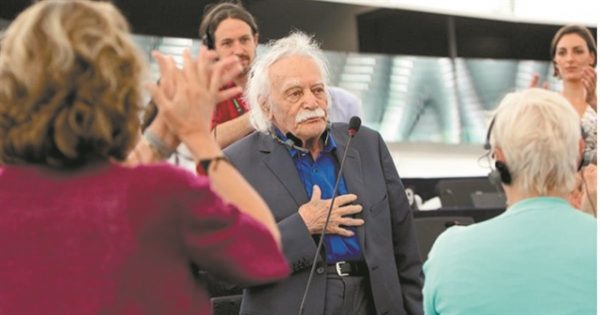 Ευρω-Έλληνες στην αίθουσα των Βρυξελλών