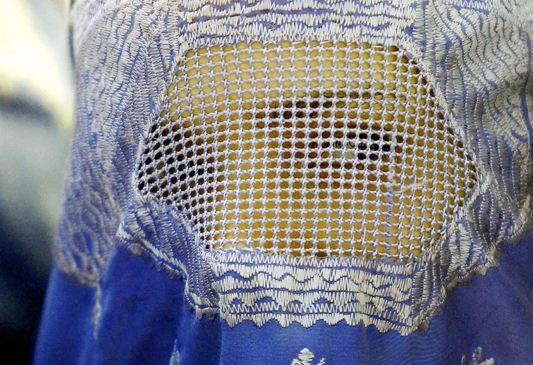 «Εγκλήματα τιμής», αναγκαστικοί γάμοι και κλειτοριδεκτομές: Οι πιο επικίνδυνες χώρες να ζει μια γυναίκα