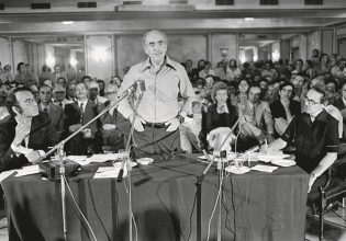 ΠΑΣΟΚ: Το κόμμα πίσω από τον μύθο