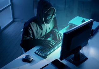 Ουκρανία: Η Ρωσία στρατολογεί χάκερ «ικανούς να προκαλέσουν μπλακάουτ»