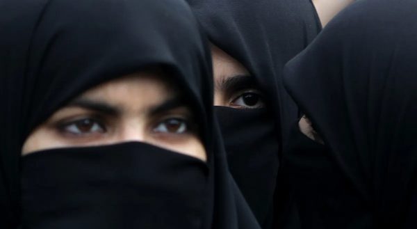 Η διπλή ζωή των γυναικών στο Ιράν: Τα μυστικά πάρτι και το «παράθυρο» των social media