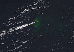 Νέο νησί αναδύθηκε στον Ειρηνικό λόγω υποθαλάσσιας ηφαιστειακής έκρηξης