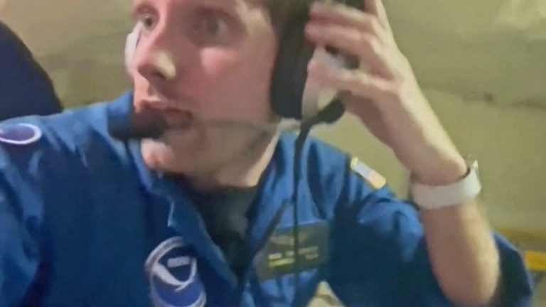 ΗΠΑ: Κυνηγός τυφώνων πέταξε στο κέντρο του κυκλώνα Ίαν – Η χειρότερη πτήση που έχω κάνει ποτέ