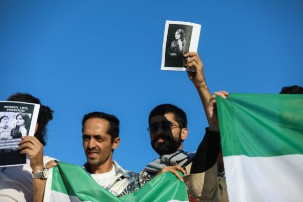 Ιράν: Πάνω από 40 οι νεκροί – Φιλοκυβερνητική διαδήλωση το απόγευμα στην Τεχεράνη