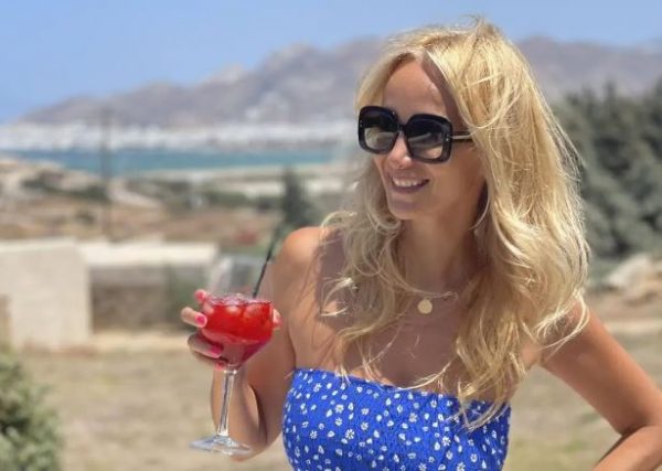 Ναταλί Κακκαβα: Έβαλε το μπικίνι της και απολαμβάνει την… 44 Αυγούστου