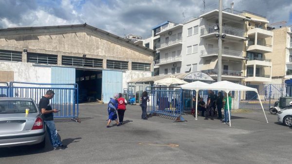 Καλαμάτα: Στο λιμάνι μεταφέρονται 85 μετανάστες που διασώθηκαν ανοιχτά της Πύλου