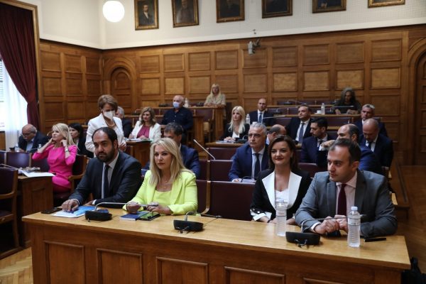 Υποκλοπές: «Χαμός» στην Εξεταστική – «Τι μιλάς εσύ, ρε Χρυσαυγίτη;»