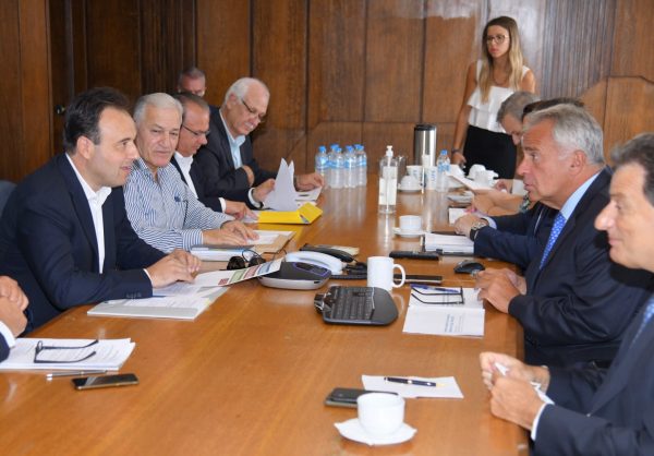 Οφέλη για τους Δήμους εξασφάλισε η ΚΕΔΕ μετά την σύσκεψη στο ΥΠΕΣ