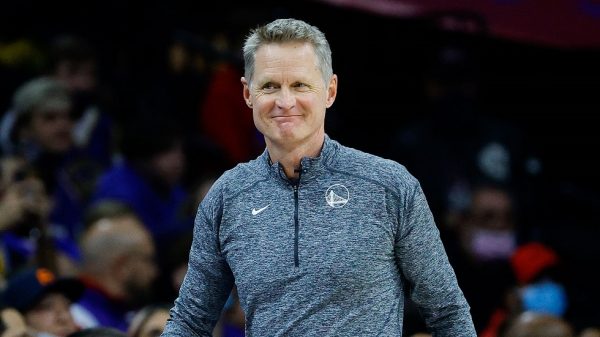 O Κερ σύγκρινε τον rookie Γιάννη με νεαρό παίκτη των Γουόριορς