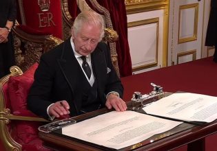 Κάρολος Γ’: Ανακηρύχθηκε επισήμως βασιλιάς του Ηνωμένου Βασιλείου