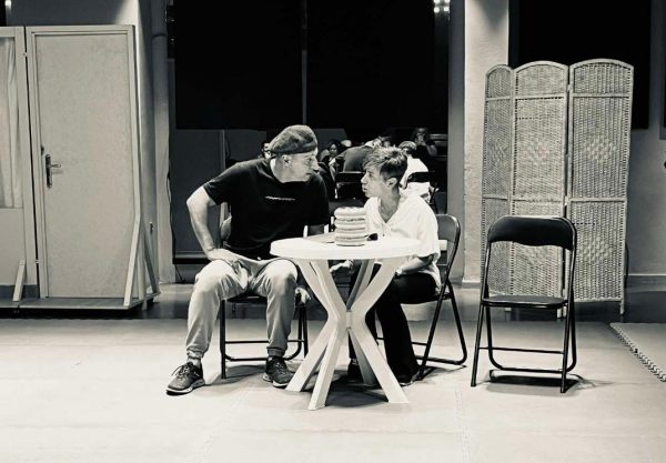 Η «Κόμισσα της Φάμπρικας»: Μια ανατρεπτική κωμωδία στο θέατρο «Τζένη Καρέζη»