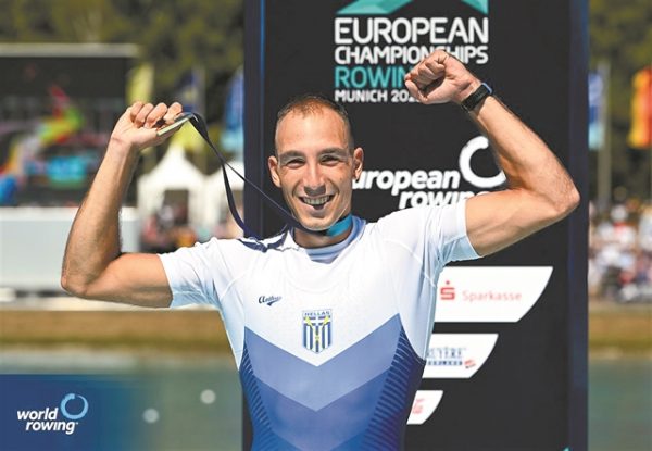 «Τραβούσα… κουπί κλεισμένος μέσα στο δωμάτιό μου»