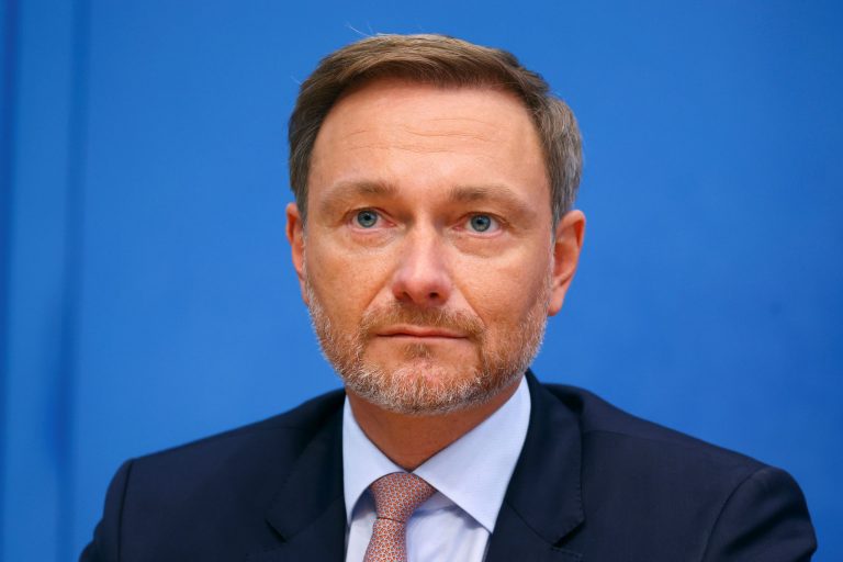 Λίντνερ: «Όχι» στο έκτακτο τέλος φυσικού αερίου, αλλά «ναι» στο φρένο του χρέους