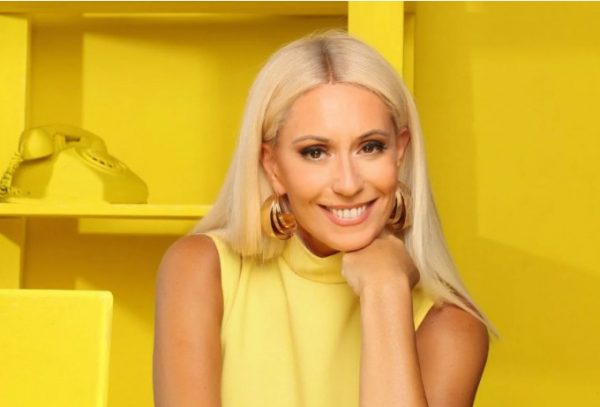 Μαρία Μπακοδήμου: Πώς αντιδρά στην ερώτηση αν θα καλέσει τον Σεργουλόπουλο στην εκπομπή της