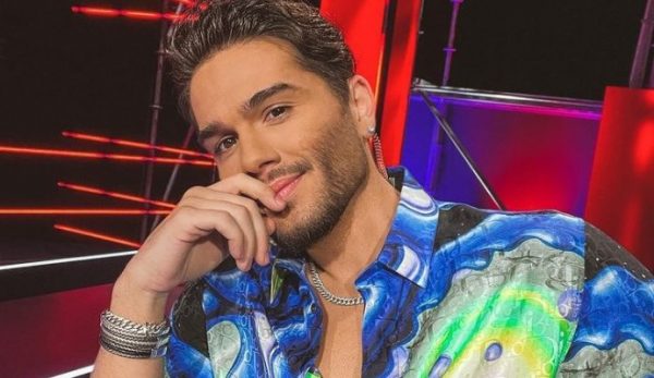 «Εγώ για δύο»: Αισθαντική ερμηνεία του Χρήστου Μάστορα στην μεγάλη επιτυχία της Ελεάνας Βραχάλη