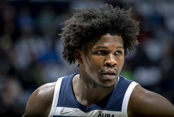 Πρόστιμο 40 χιλιάδων δολαρίων στον Άντονι Έντουαρντς για ομοφοβικό σχόλιο