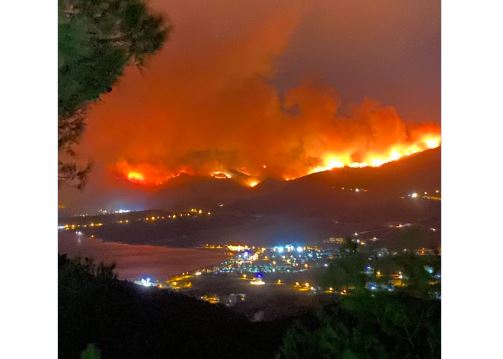 Μεγάλη πυρκαγιά στην Τουρκία: Εκκενώνονται περιοχές στη Μερσίνη