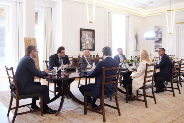 Μητσοτάκης: Συνάντηση με εκπροσώπους του United Group – Επένδυση δύο δισ. ευρώ