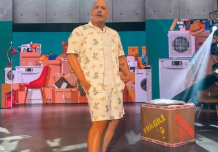 Νίκος Μουτσινάς: Η πρώτη του αντίδραση μετά την αναβολή της πρεμιέρας του