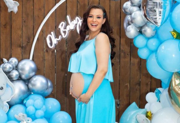 Λάουρα Νάργες: Η πρώτη φωτογραφία με τον νεογέννητο γιο της