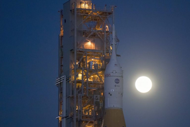 Artemis: Το νωρίτερο τον Οκτώβριο η επόμενη απόπειρα για τη Σελήνη