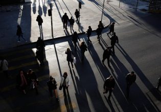 Δημογραφικό: Σε αδιέξοδο η Ελλάδα – Οι μεγάλοι κίνδυνοι