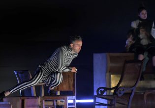 Τελευταία ευκαιρία:  «Το όνειρο ενός γελοίου» με το Άρη Σερβετάλη για έξι ακόμα παραστάσεις