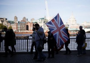Βασίλισσα Ελισάβετ: Έκλεισε οριστικά η ουρά για το λαϊκό προσκύνημα – Η αναμονή ξεπερνά τις 16 ώρες