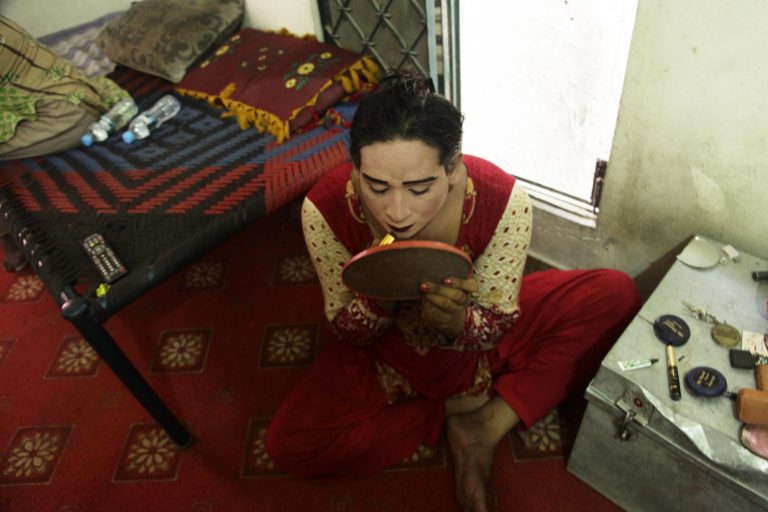 Πακιστάν: Ο νόμος για τα τρανς δικαιώματα είναι «αντισλαμικός»