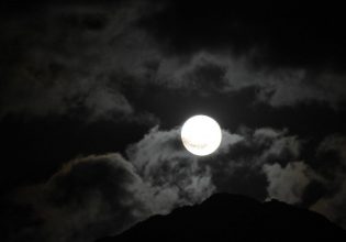 Πανσέληνος Σεπτεμβρίου: Τρία ζώδια επηρεάζονται περισσότερο – Για ποια χτυπά «καμπανάκι»