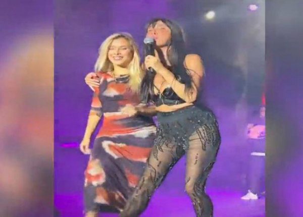 Χαμός στην πίστα με την Πάολα: Ανέβασε πάνω την κόρη της και… ενθουσίασαν το κοινό