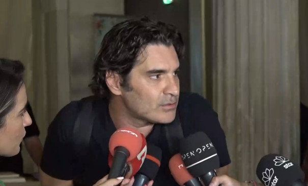 Χριστόφορος Παπακαλιάτης: Η στιγμή που μαθαίνει on air το θάνατο του Κώστα Καζάκου