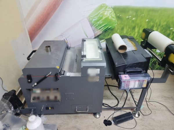 Πάτρα: Πέντε συλλήψεις για χιλιάδες «μαϊμού» ρούχα