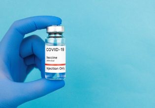 Κοροναϊός: Ταυτόχρονο ετήσιο εμβολιασμό για Covid-19 και γρίπη σχεδιάζουν οι ΗΠΑ