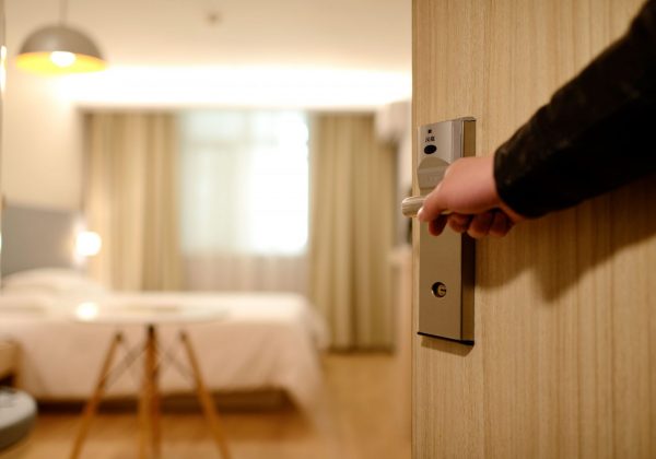 Ηράκλειο: Σοκ για τουρίστα – Βρήκε τον φίλο του νεκρό σε δωμάτιο ξενοδοχείου