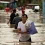 Φιλιππίνες: Εικόνες αποκάλυψης μετά το πέρασμα του τυφώνα Νόρου – Πέντε νεκροί