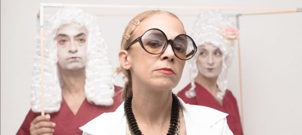 Το «Ανδρόγυνο», η μαύρη κωμωδία που μιλάει για την έμφυλη βία στον Πολυχώρο Vault