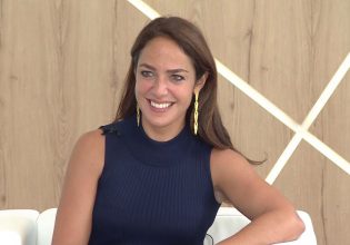 Ο ΟΤ στη ΔΕΘ – Μιχαηλίδου: Με προπληρωμένη κάρτα όλα τα επιδόματα