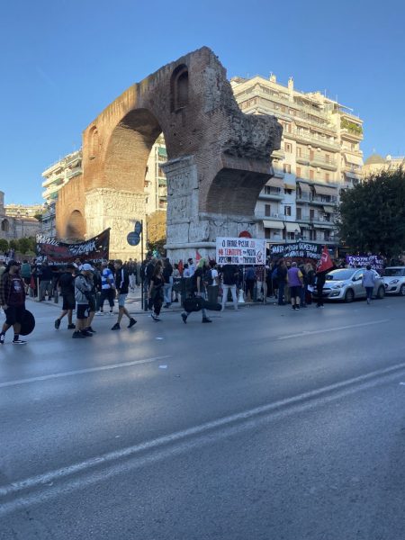 Παύλος Φύσσας: Ξεκίνησε το συλλαλητήριο στο Κερατσίνι – «Εννέα χρόνια μετά τίποτα δεν έχει τελειώσει» λέει η Μάγδα