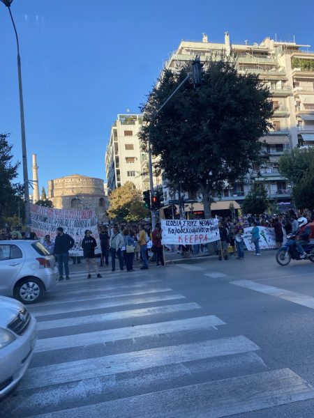 Παύλος Φύσσας: Ξεκίνησε το συλλαλητήριο στο Κερατσίνι – «Εννέα χρόνια μετά τίποτα δεν έχει τελειώσει» λέει η Μάγδα