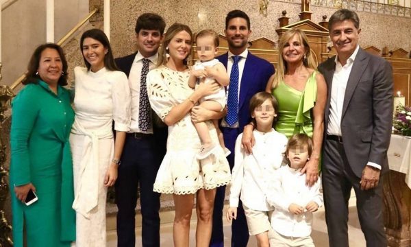 Μίτσελ: Το αφιέρωμα ισπανικού περιοδικού στην οικογένεια του προπονητή του Ολυμπιακού