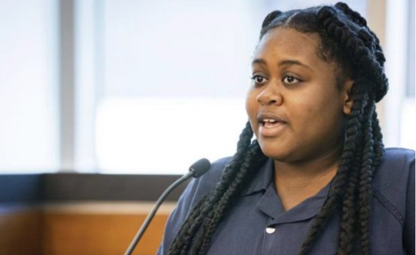 ΗΠΑ: Συγκλονιστική αλληλεγγύη προς τη νεαρή Αμερικανίδα που σκότωσε τον βιαστή της