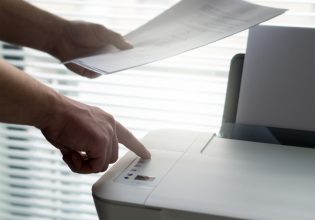 Έξυπνες συσκευές: Η Κομισιόν απαιτεί κανόνες κυβερνοασφάλειας για τα συνδεδεμένα προϊόντα