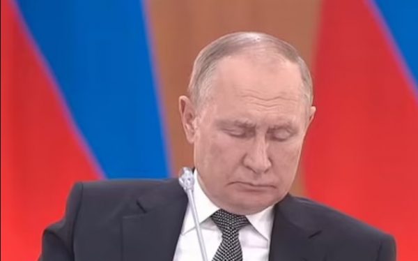 Ρωσία:  Πούτιν και αξιωματούχοι αποκοιμιούνται σε συνέδριο για τον Τουρισμό
