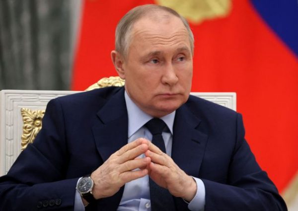 ΕΕ σε Πούτιν: Είναι σε απόγνωση και «τζογάρει επικίνδυνα με τα πυρηνικά»