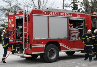 Μεγάλη φωτιά σε βιοτεχνία ξυλείας στην Ιεράπετρα