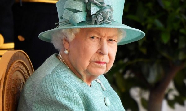 Η Ελισάβετ θα ήταν έξαλλη – Δεν άφησαν το προσωπικό της να της πει το «τελευταίο αντίο»